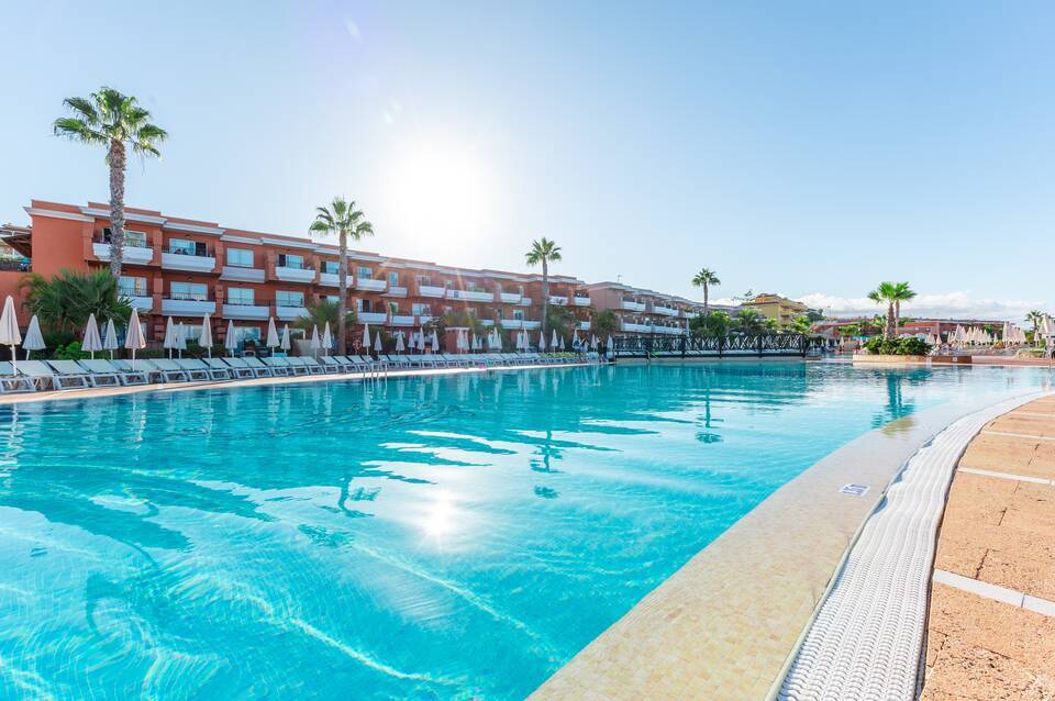 Landmar Costa Los Gigantes Family Resort 1
