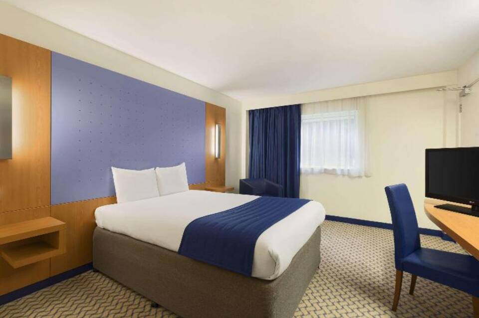 Ramada by Wyndham London North M1 2