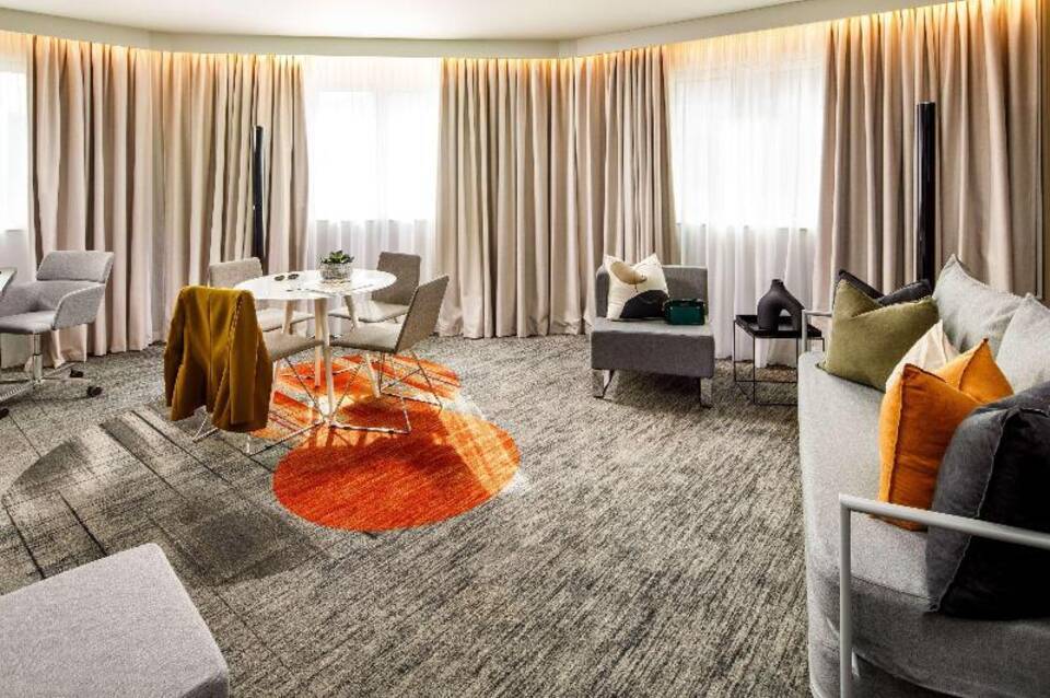 Novotel London Bridge Hotel 1