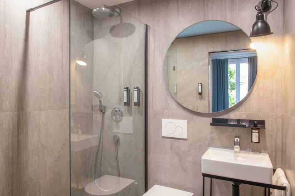 de la Porte Doree 5