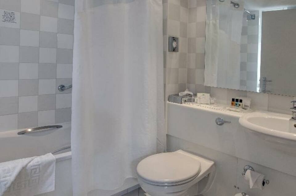 Holiday Inn London - Bexley 5