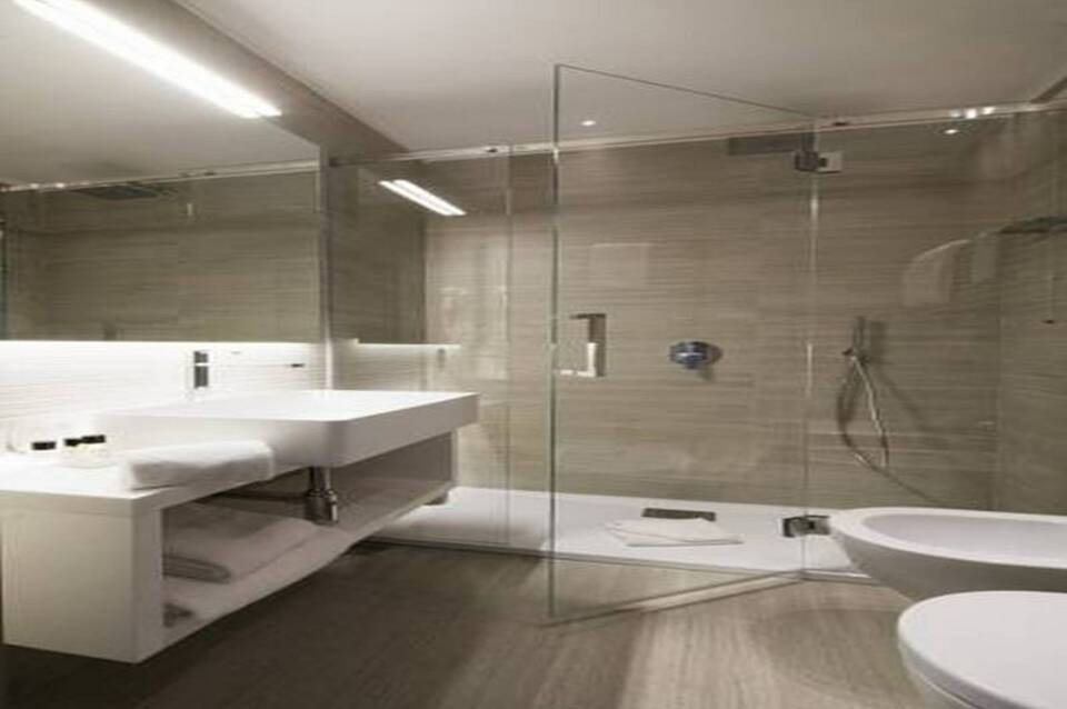 Glance Hotel 1