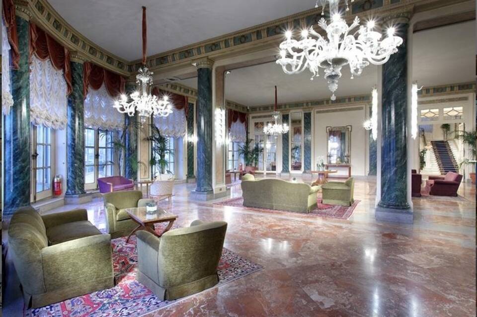 Eurostars Hotel Excelsior 5