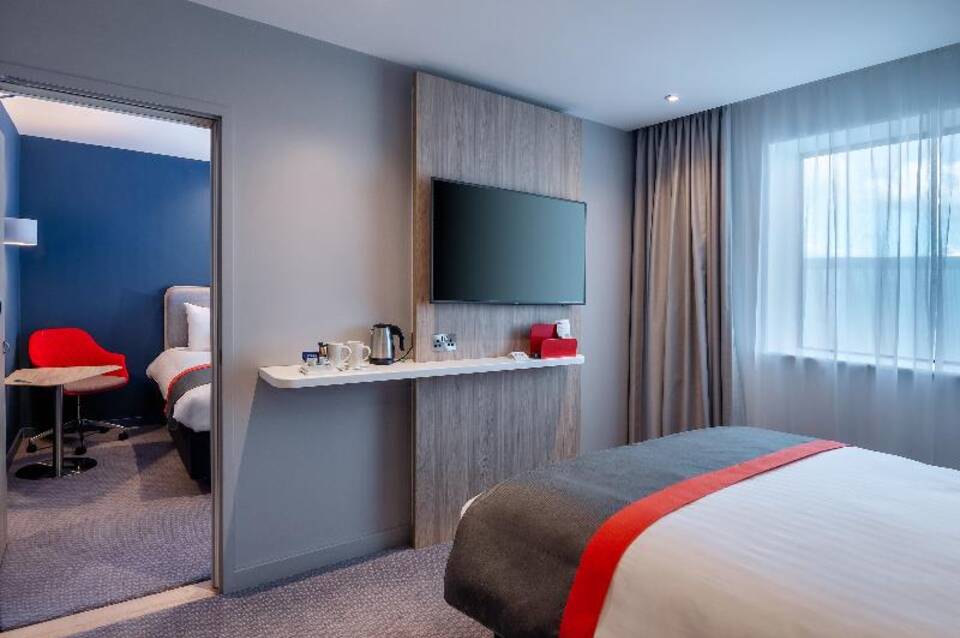 Holiday Inn Express London Heathrow T4 1