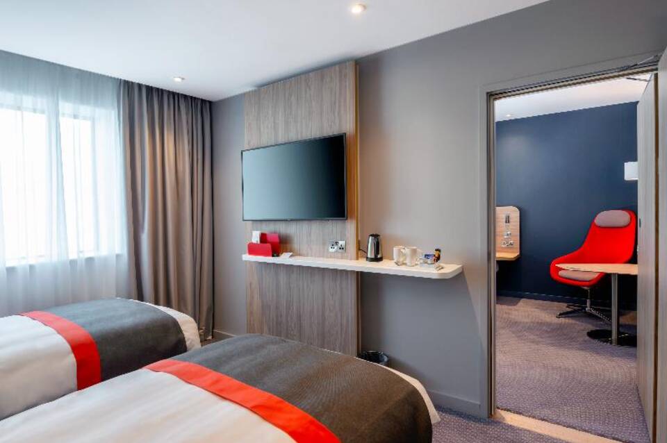 Holiday Inn Express London Heathrow T4 4