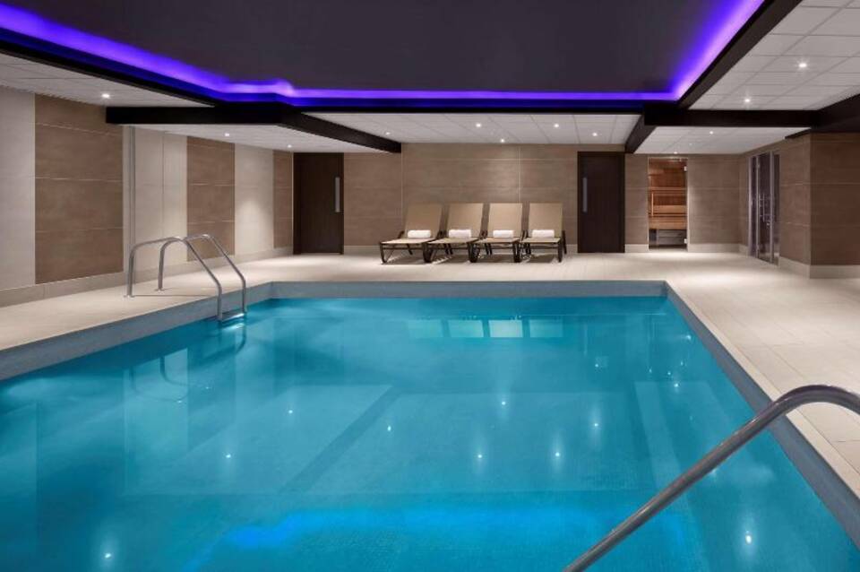 Radisson Blu Edinburgh 3