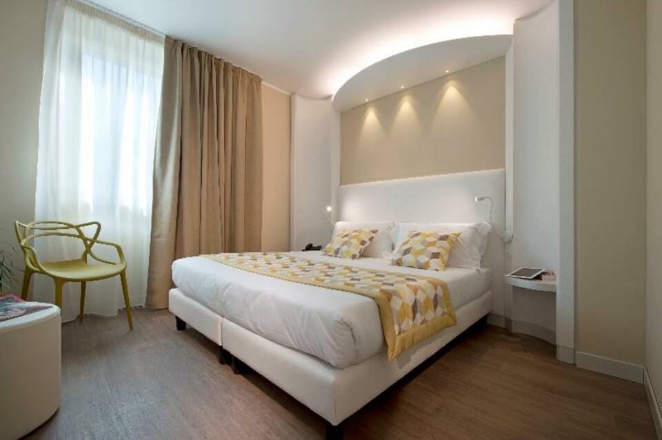 Ark Hotel 5