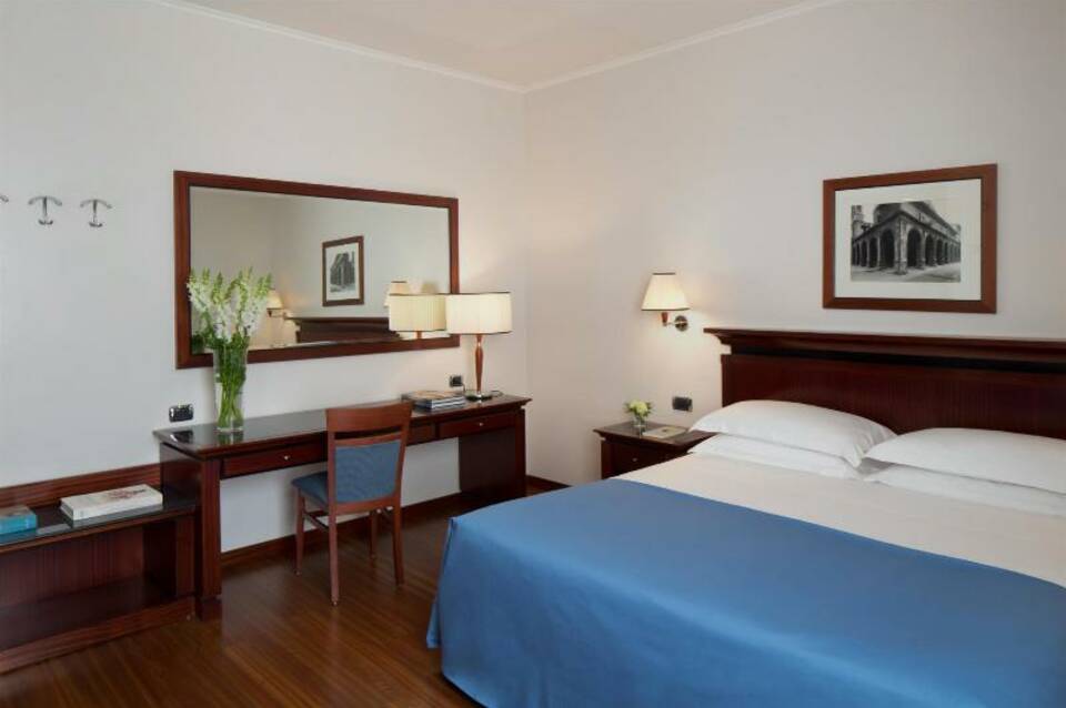 Starhotels Excelsior 4