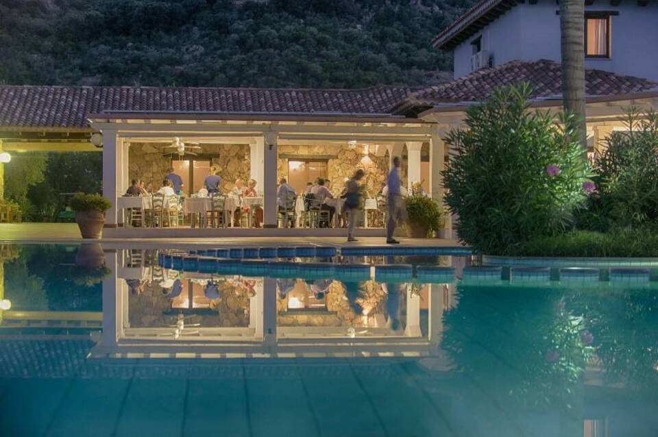 Perdepera Resort Formula 4