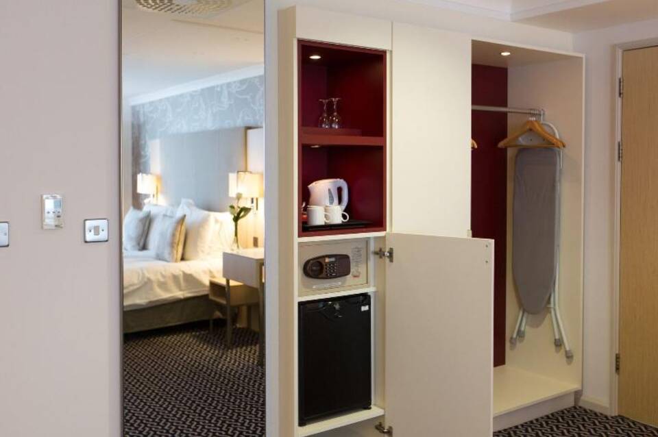 Radisson Blu Waterfront Jersey 4