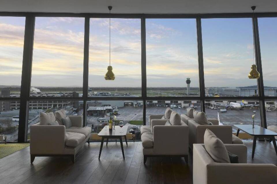 Radisson Blu Manchester Airport 3