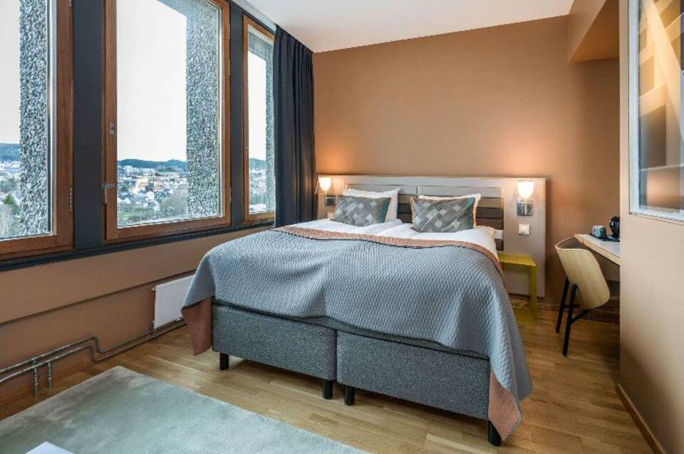 Quality Hotel 33 5