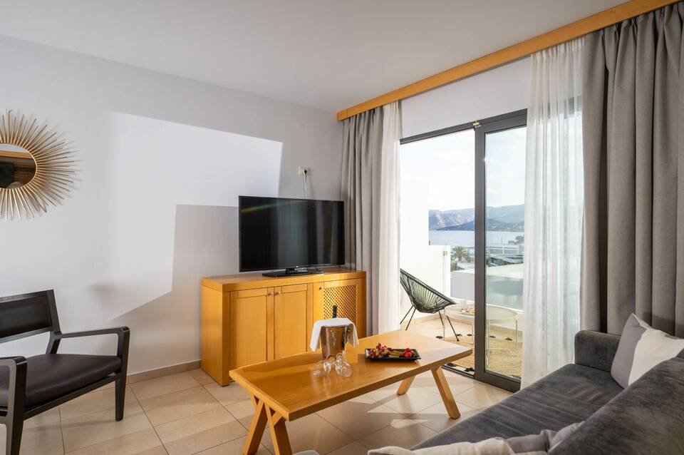 Ariadne Beach 4