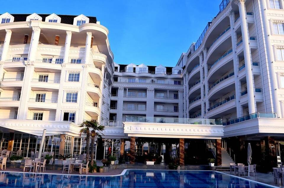 Fafa Premium Resort 2