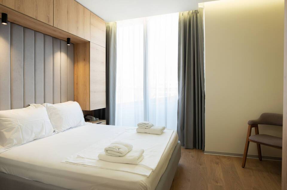 Seaside Hotel 5
