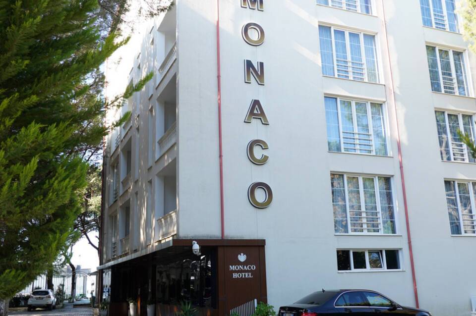 Hotel Monaco 2