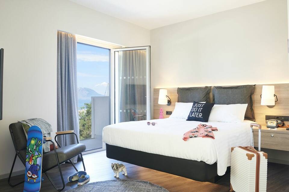 Moxy Patra Marina 5