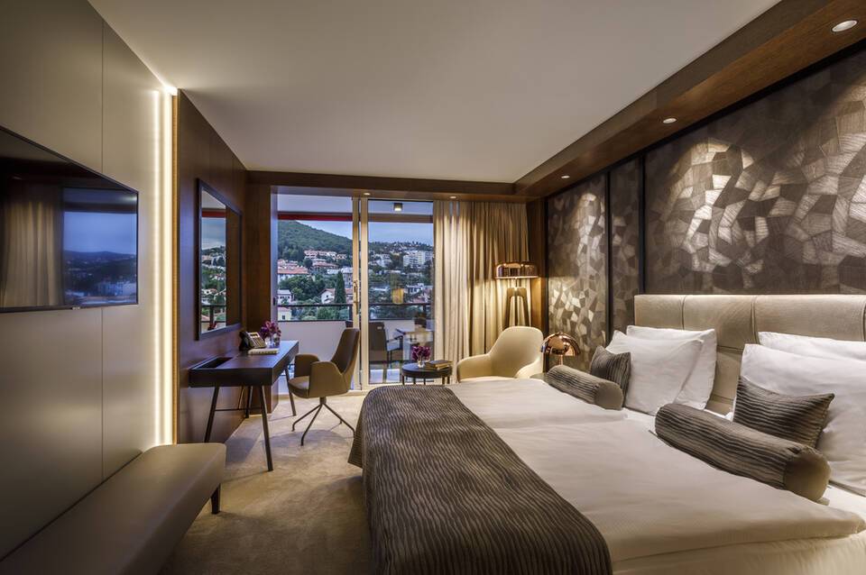 Hotel Ambasador 5