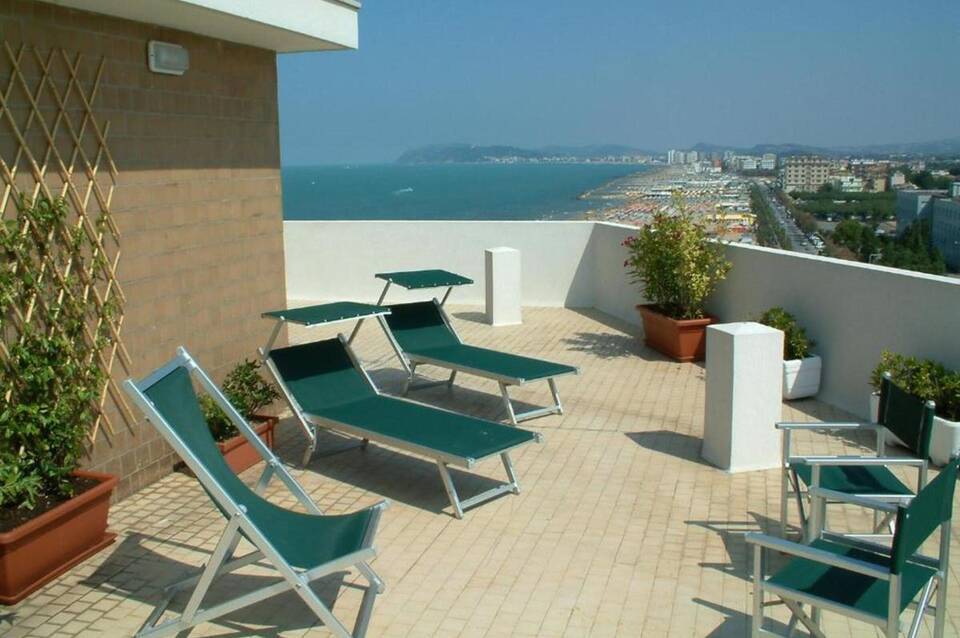 Color Alexandra Plaza Family Hotel 5