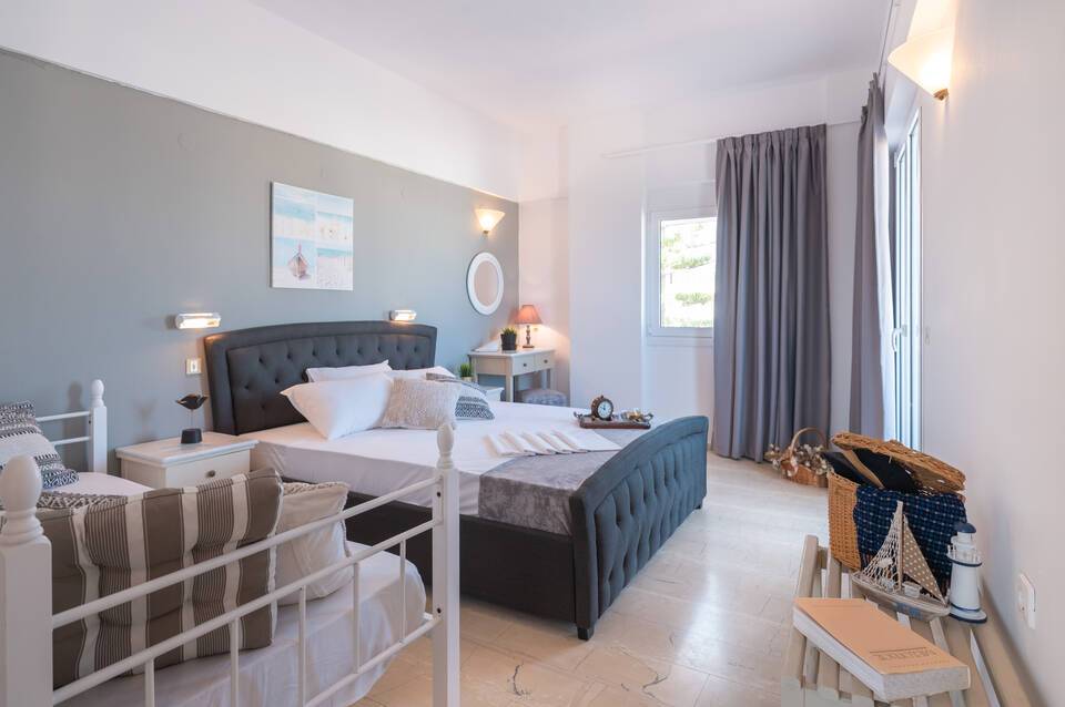Pasiphae Hotel 5