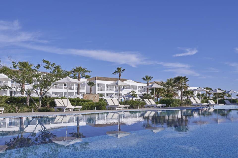 Sandy Beach Resort 3