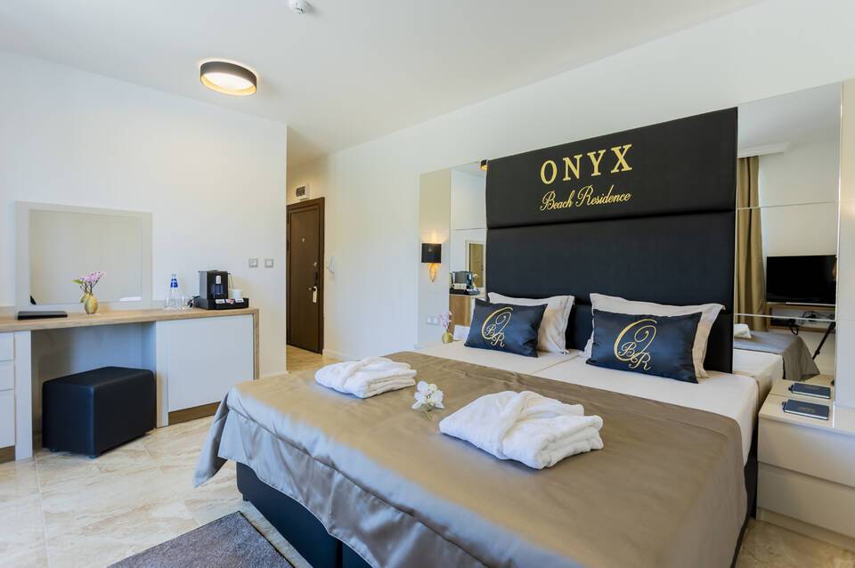 Onyx Beach Residence 4