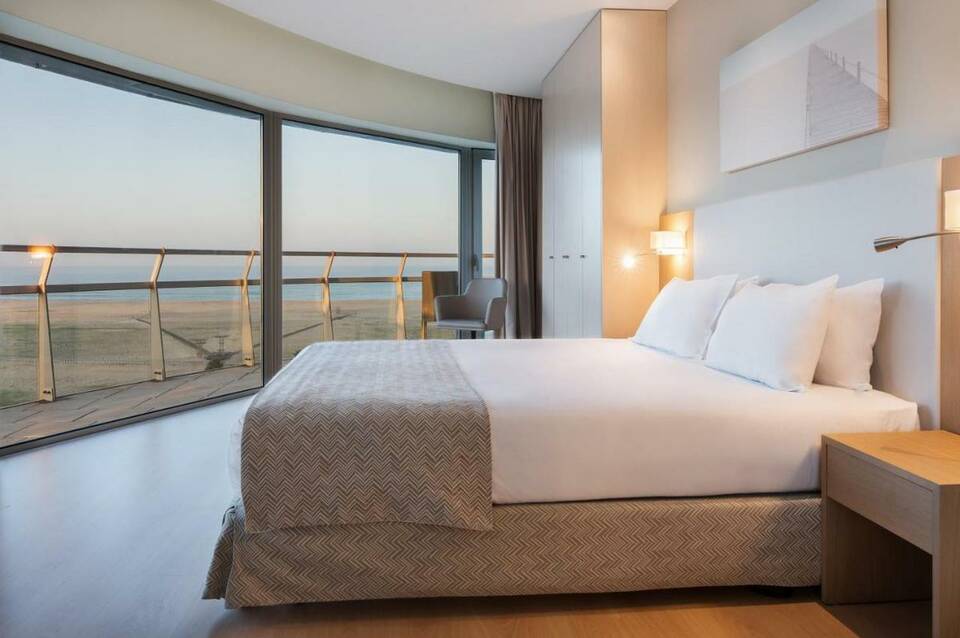 Eurostars Oasis Plaza 4