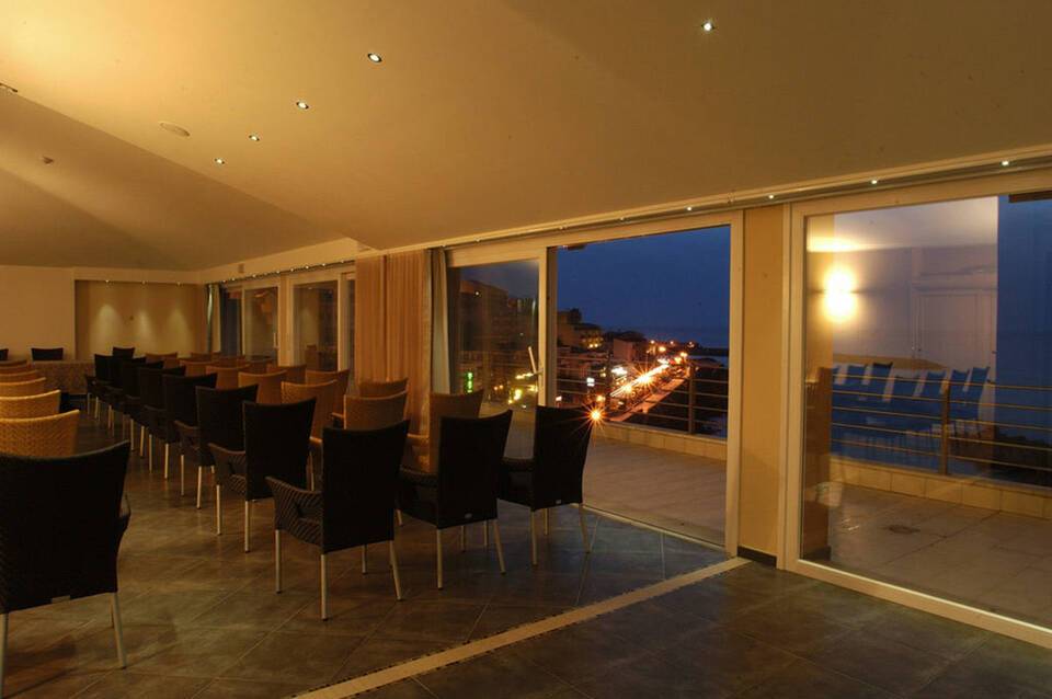 Janus Hotel 2