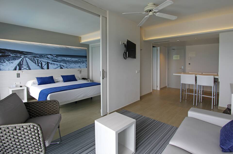 BG Tonga Tower Design Hotel & Suites 2