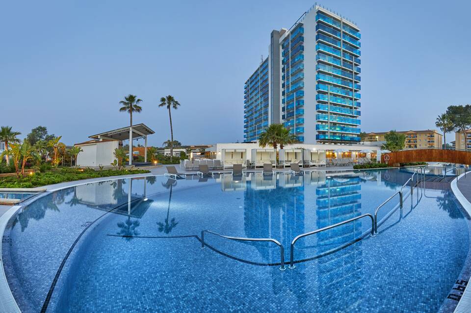 BG Tonga Tower Design Hotel & Suites 1