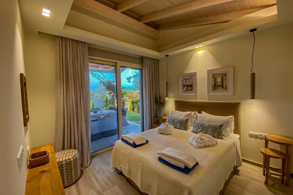 La Riviera Barbati Seaside Luxurious Apartments & Villas 4