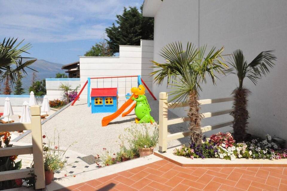 Coral Hotel & Resort 2
