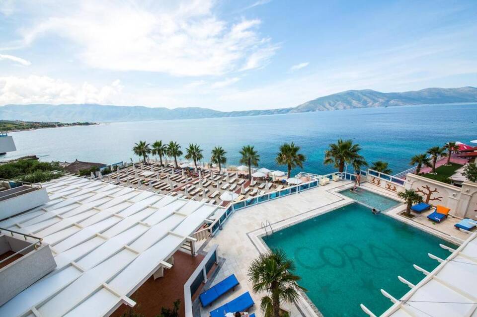 Coral Hotel & Resort 5