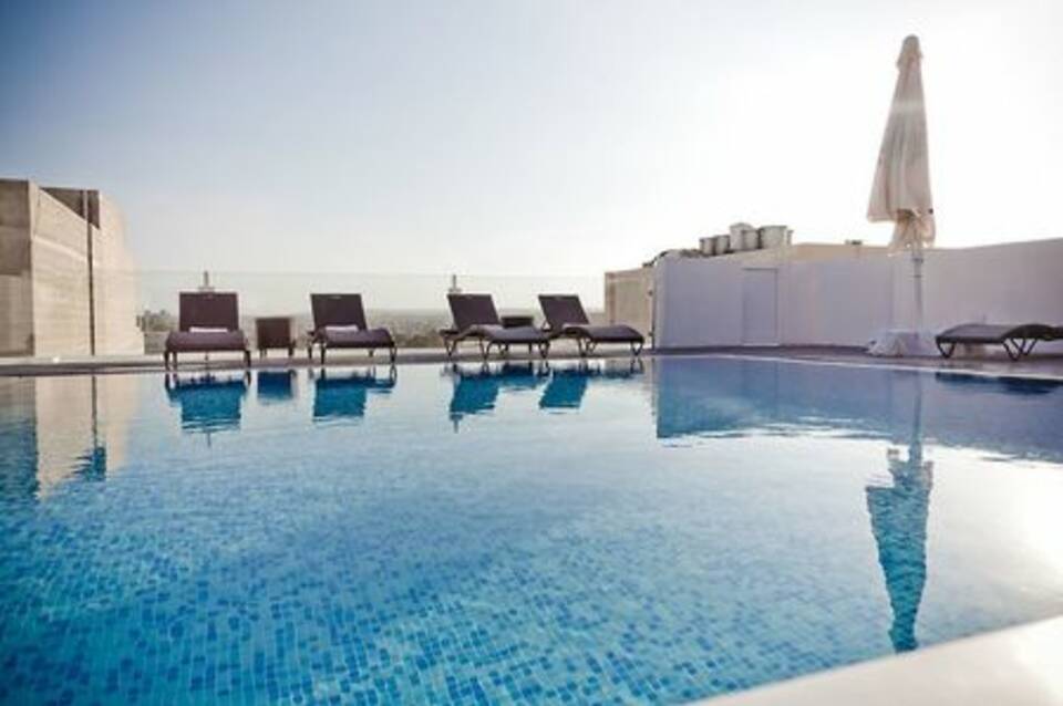 Sliema Tigne Suites 1