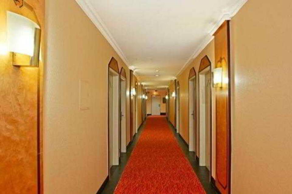 Hotel Senator 2
