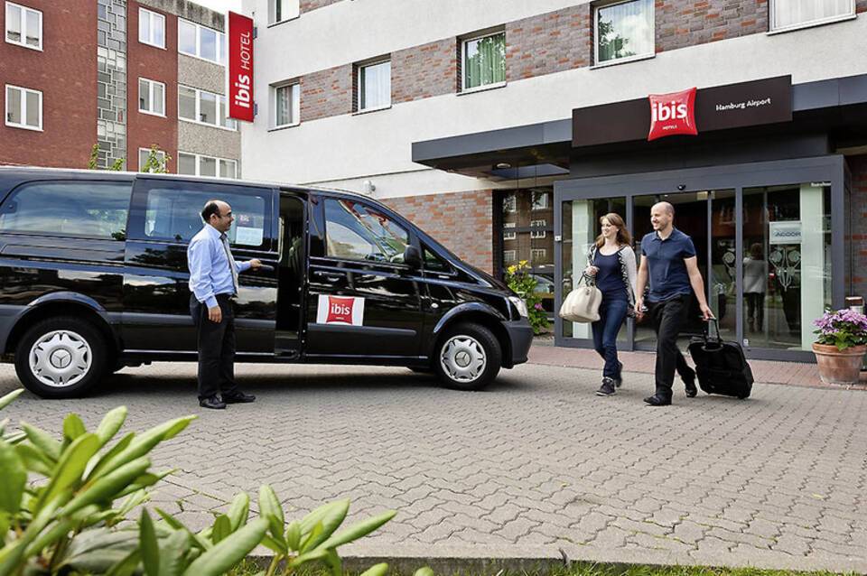 B&B HOTEL Hamburg-Airport 2