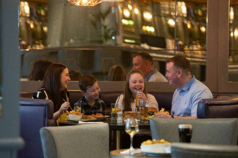 Maldron Hotel Newlands Cross  3