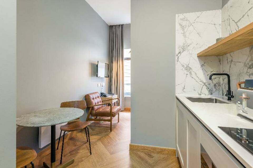 KM Apartments 4