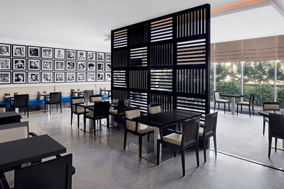 Holiday Inn Express Dubai Airport 4