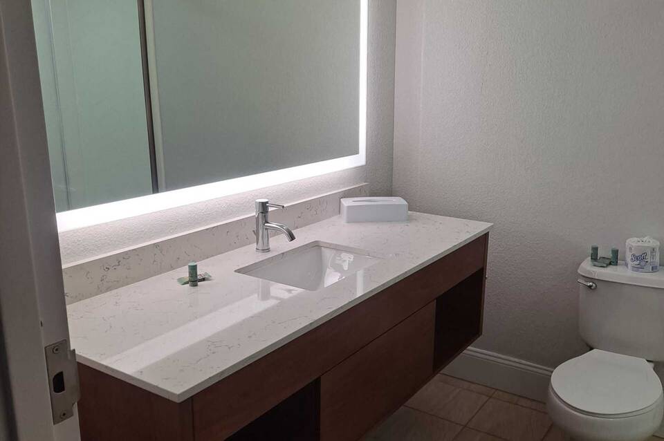 Sonesta Essential Orlando Airport 1