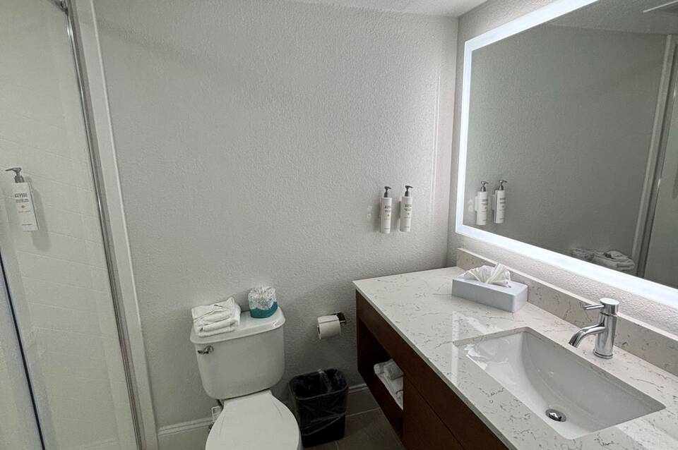 Sonesta Essential Orlando Airport 3