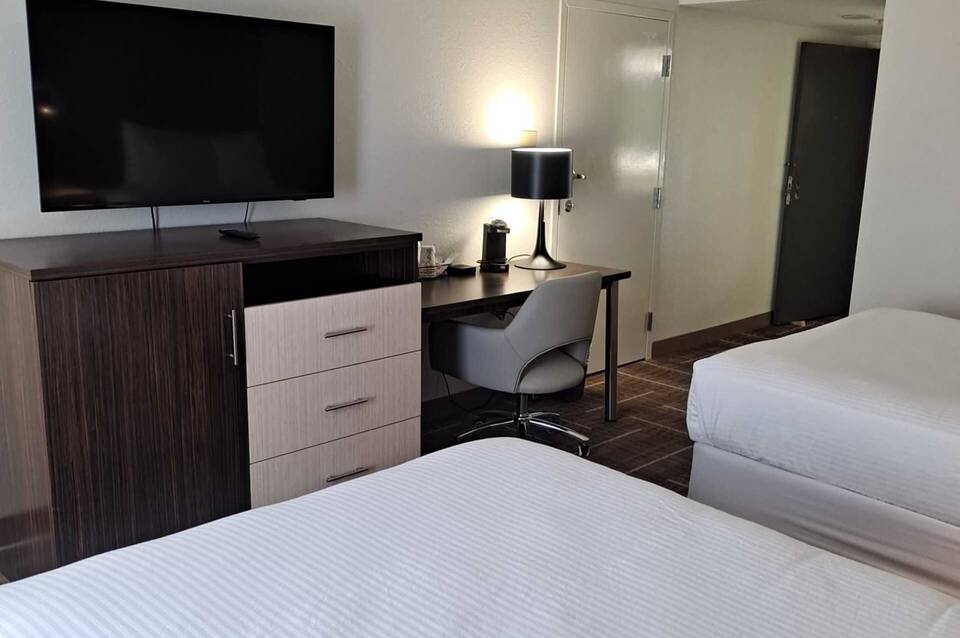 Sonesta Essential Orlando Airport 4