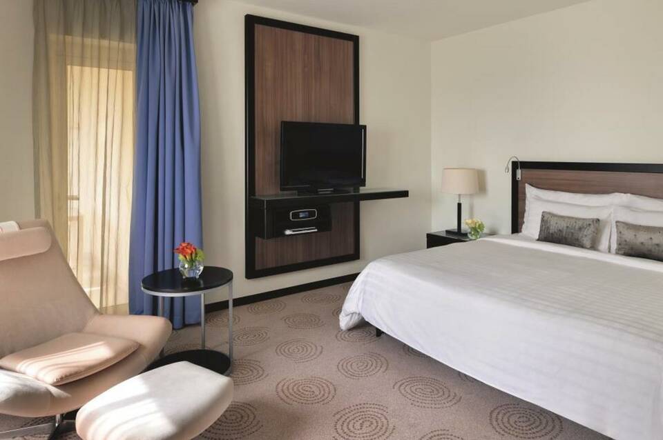 AVANI Deira Dubai Hotel 2