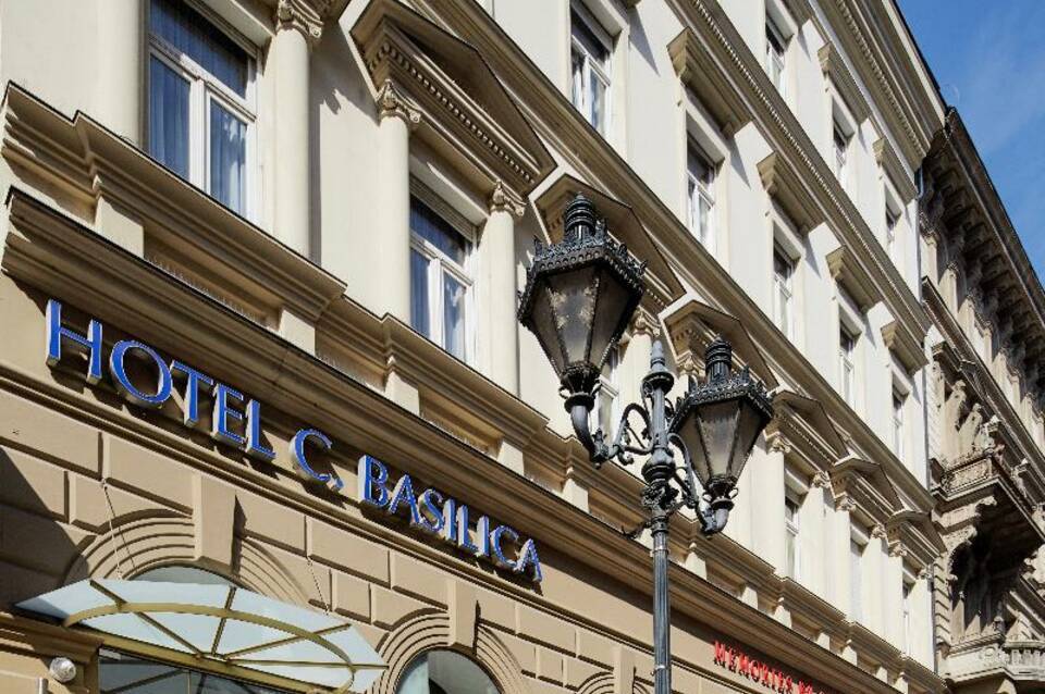 Hotel Central Basilica 4