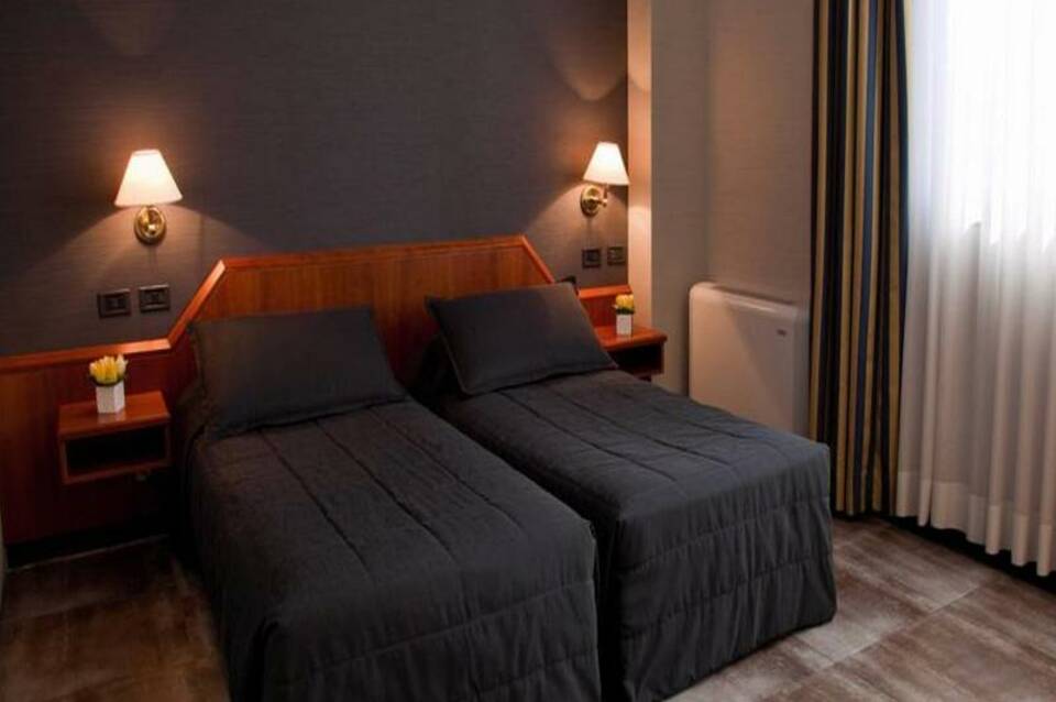 Hotel Zone 1