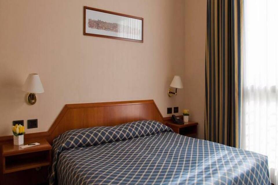 Hotel Zone 2