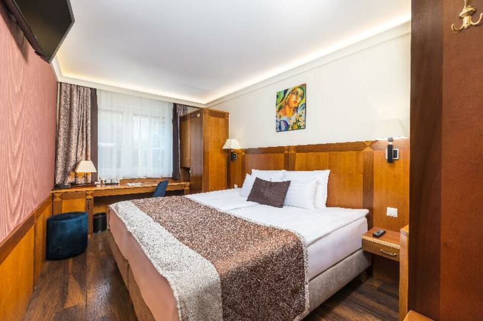 Carlton Hotel Buda Castle 1