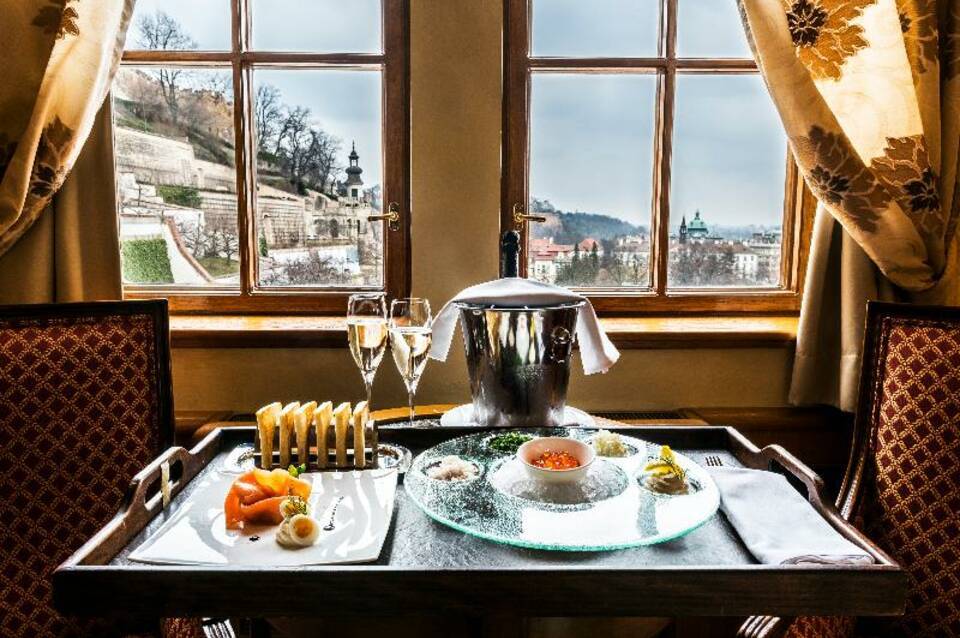 Golden Well Hotel 3