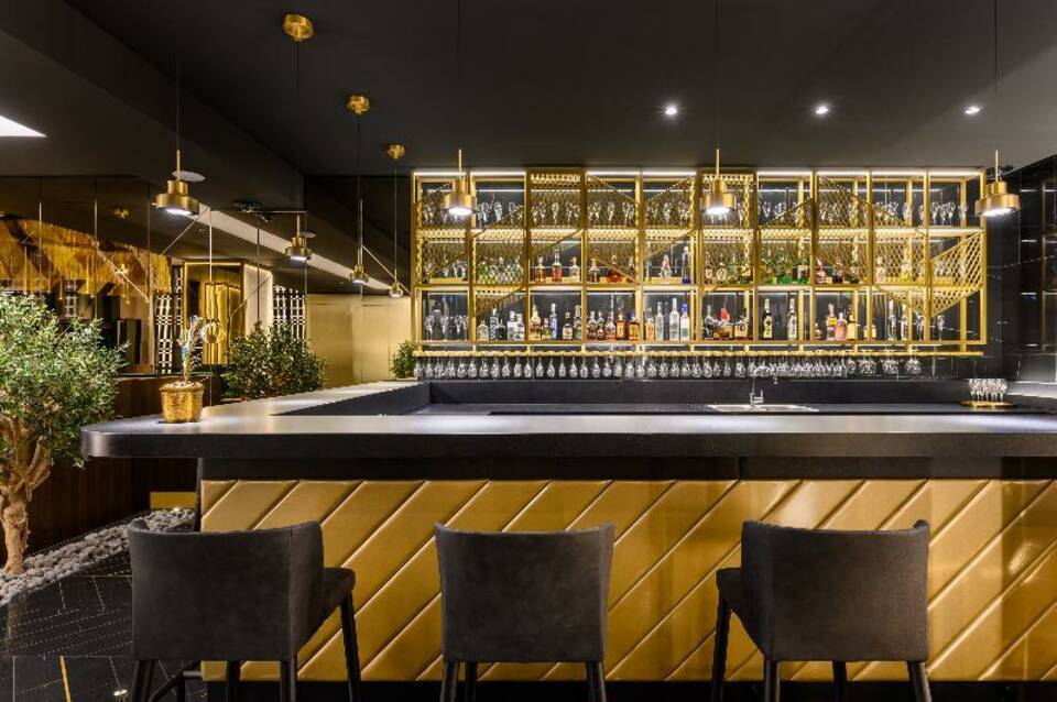 Hotel Emerald & Suites 4