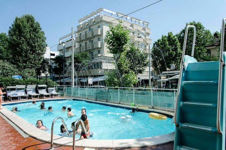 Executive La Fiorita 1
